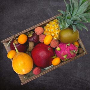 Подарочная коробка с экзотическими фруктами